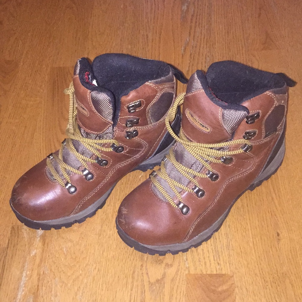 Mountrek hiking boots size 7